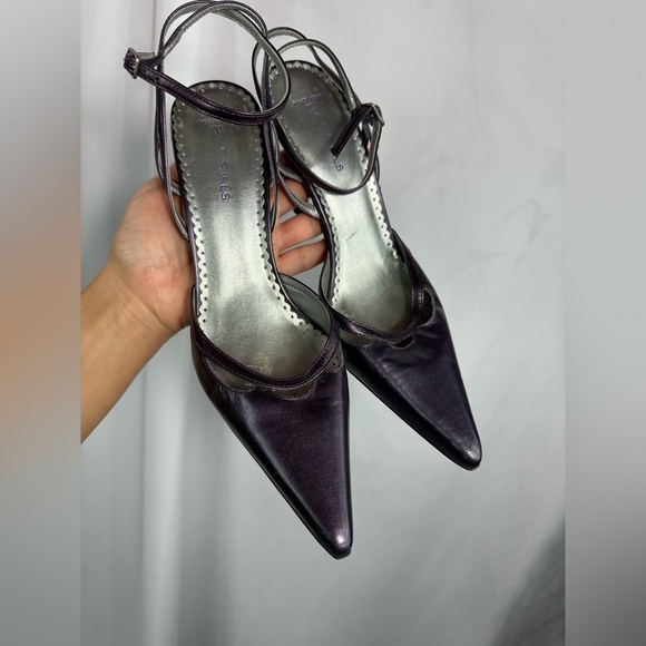 Y2K BCBG Girls purple pointed toe ankle strap heels size 7 - Picture 1 of 10